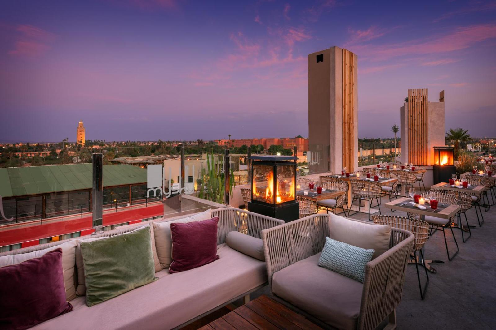 هيفيرنادج فندق وسبا مراكش المظهر الخارجي الصورة Rooftop bar at the Four Seasons Hotel, Marrakech